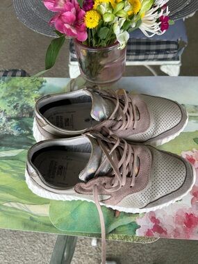Women's Casual Lace-Up Sneakers in Blush and Taupe